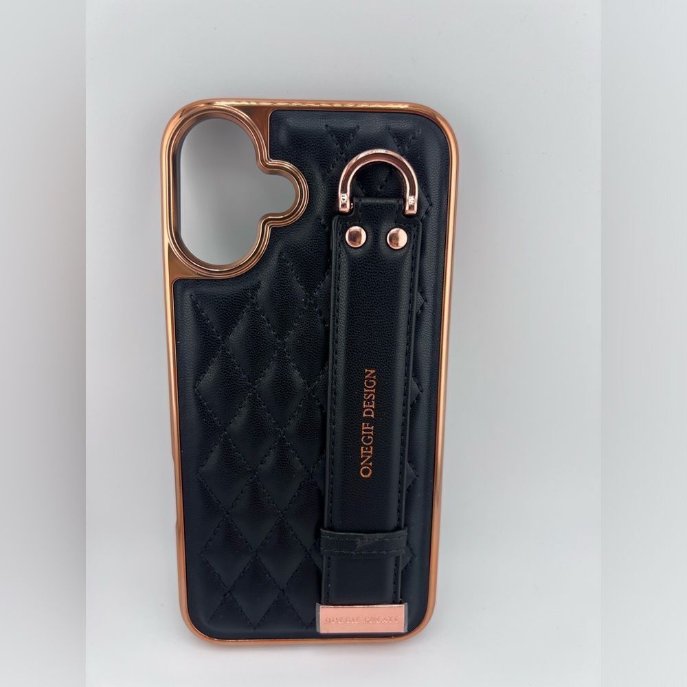 iPhone 16 Plus Case – Quilted Leather Look with Rose Gold Frame & Handle - Picture 5 of 8